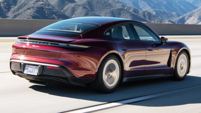 Porsche встановила новий рекорд продажів у США попри падіння попиту на 911 та Taycan