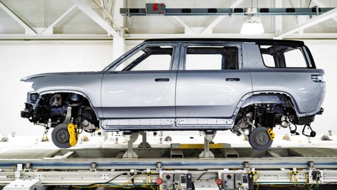 Rivian відкликає тисячі електромобілів через помилку сервісу: під загрозою підвіска