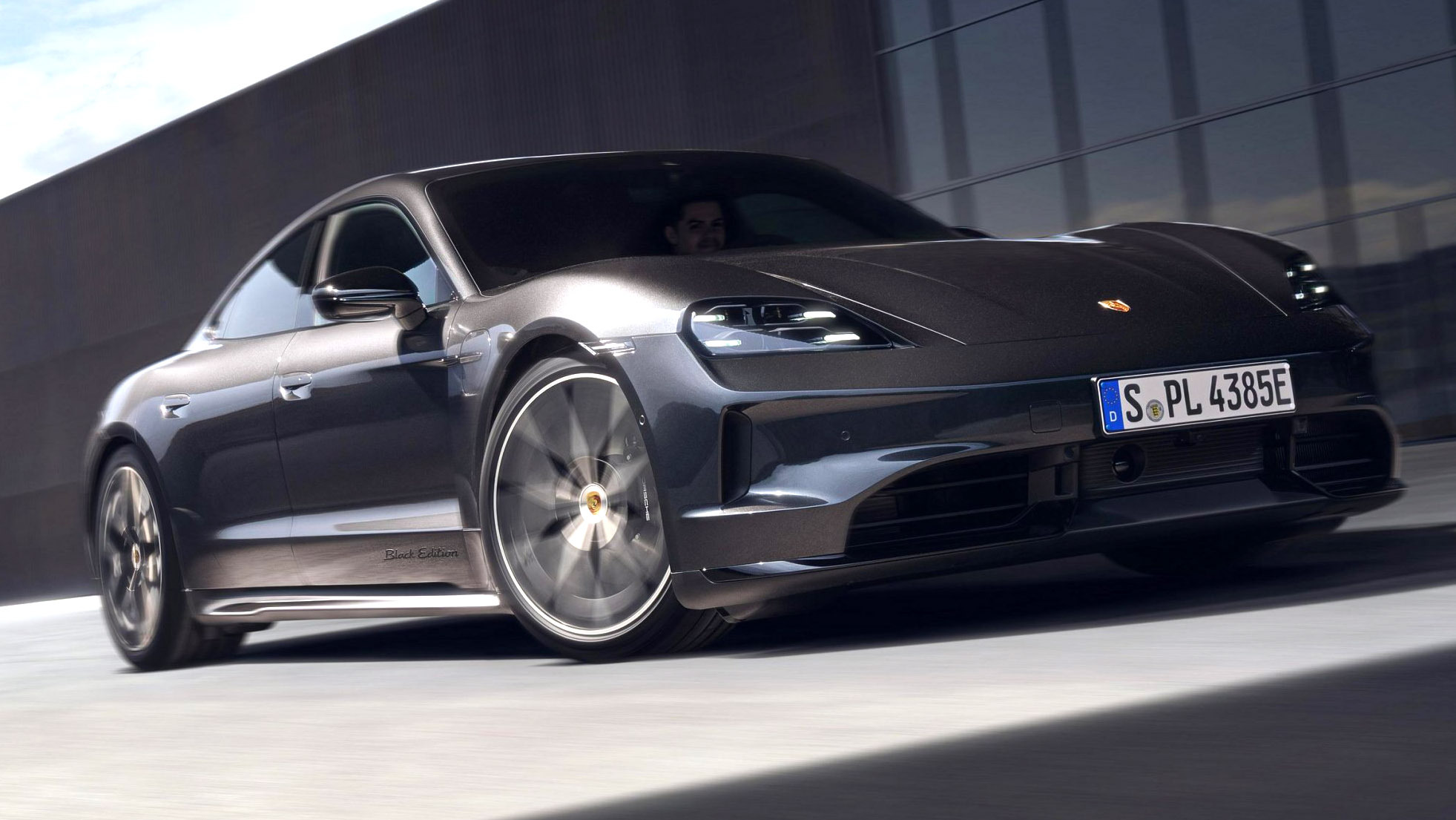 Porsche звітує про падіння продажів у 2025 році: Taycan втрачає позиції, а 911 рятує ситуацію - фото 1