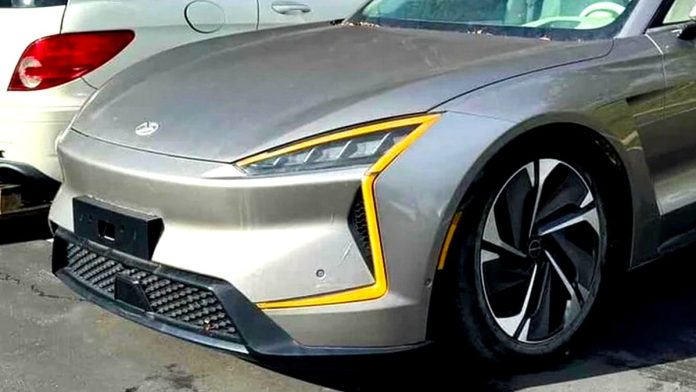 У Каліфорнії знайшли покинутий прототип «вбивці Tesla» потужністю 1000 кінських сил