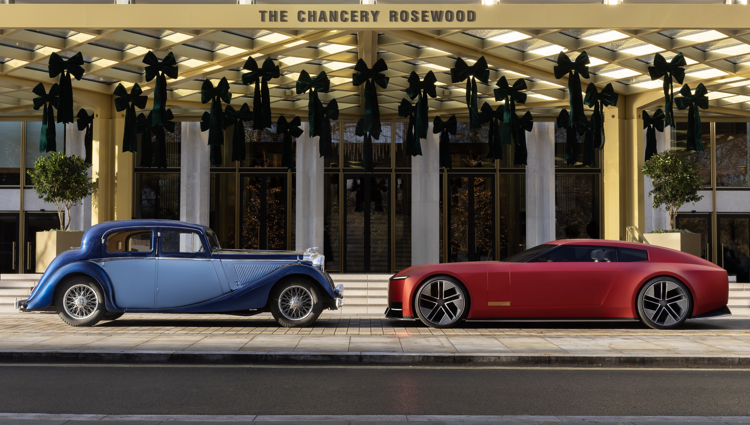 Ризикована ставка на ультра-люкс: чому дилери та аналітики сумніваються у новій стратегії Jaguar - фото 1