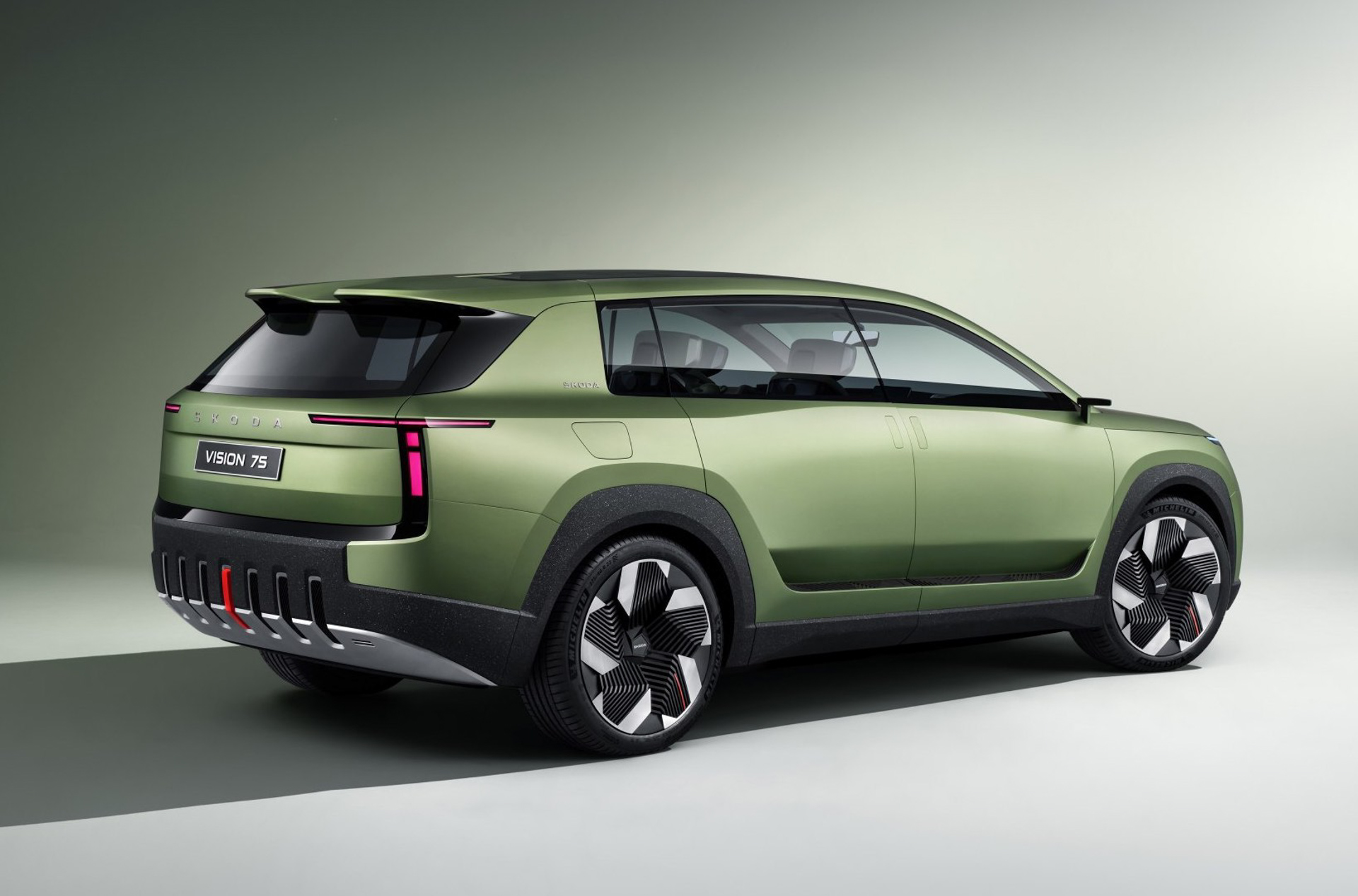 Skoda офіційно розкрила назву свого найбільшого електричного кросовера: зустрічайте Peaq - фото 3