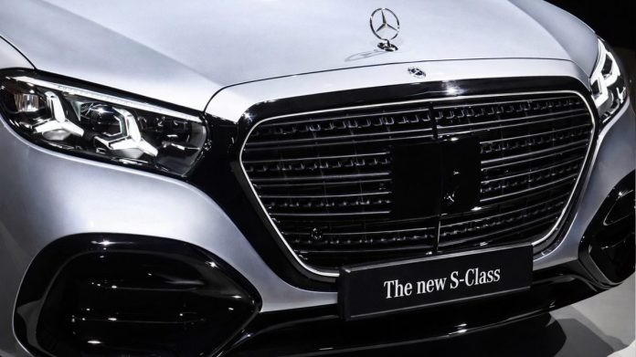 У мережу злили фото нового Mercedes-Benz S-Class за мить до прем’єри У мережу злили фото нового Mercedes-Benz S-Class за мить до прем’єри
