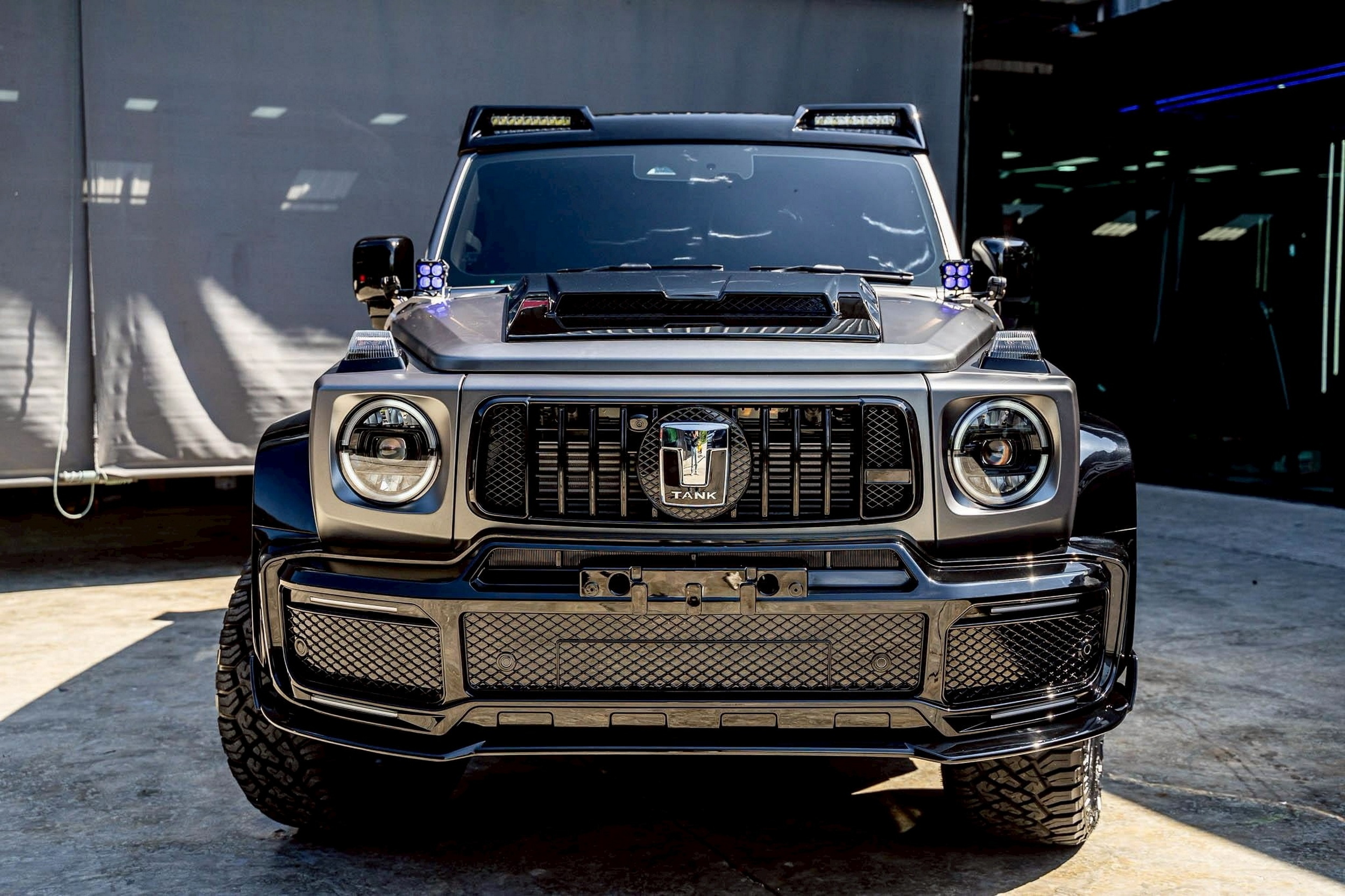 Ефектна підробка: у Таїланді перетворили китайський Tank 300 на копію Brabus G63 - фото 4