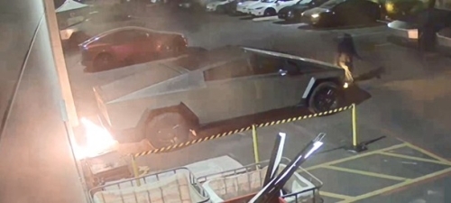 5 років за ґратами за спалення Tesla Cybertruck: у США винесли вирок «політичному» палію - фото 3