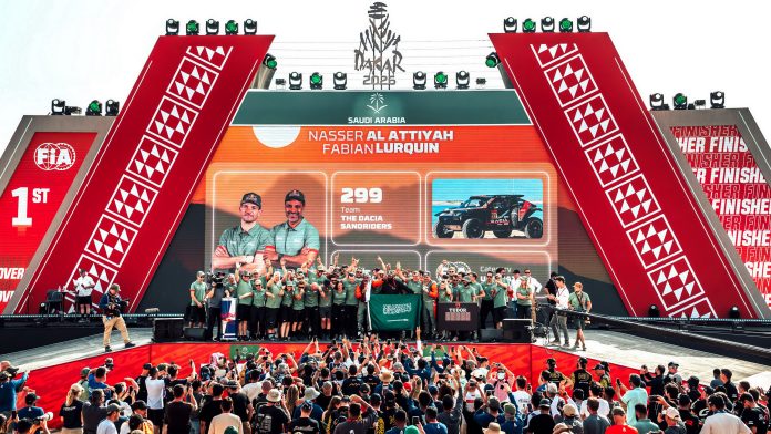 Сенсація на «Дакарі»: Dacia здобуває історичну абсолютну перемогу, а Land Rover домінує у класі серійних авто