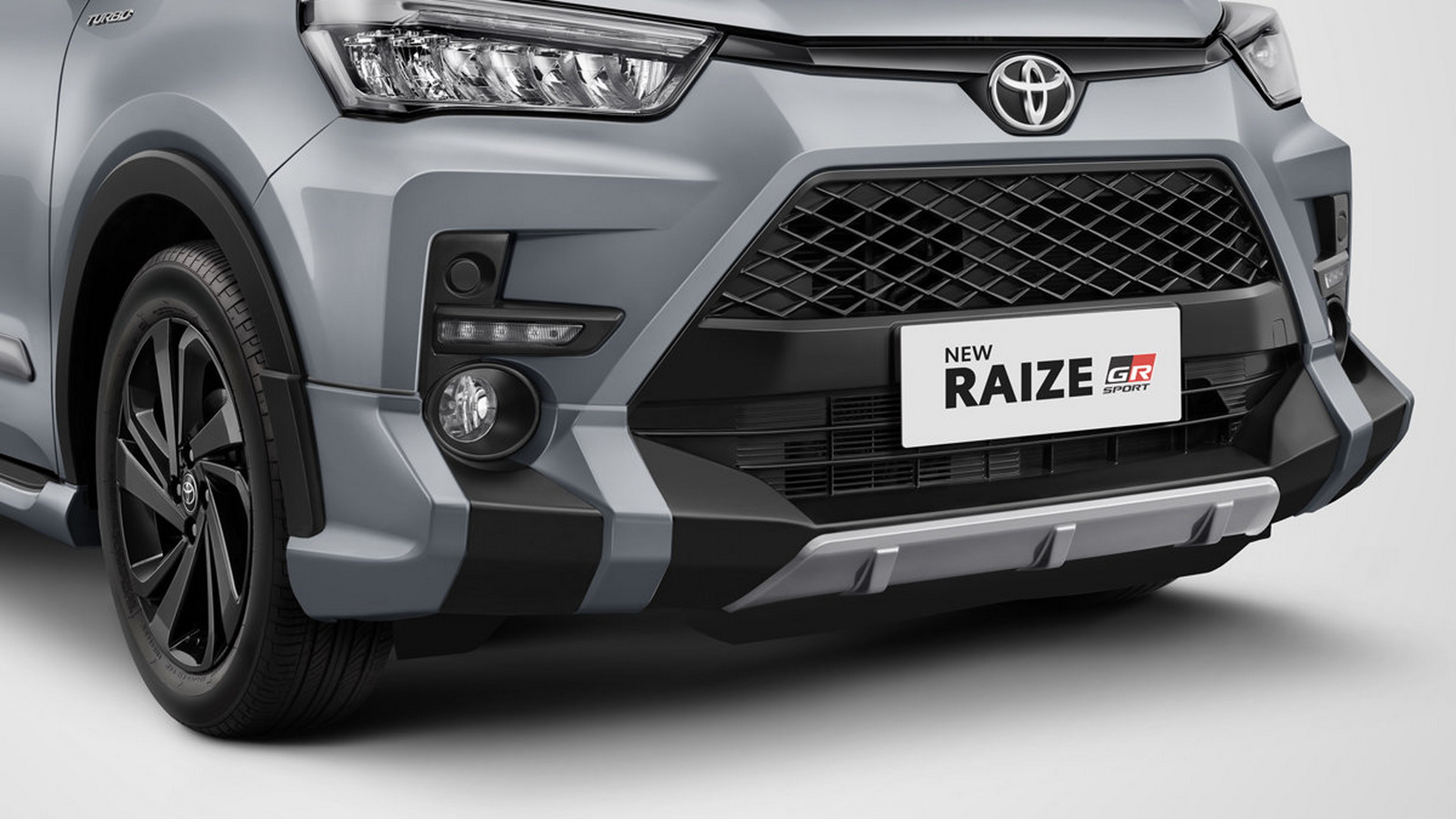 Toyota презентувала нову версію бюджетного кросовера Raize GR Sport: огляд змін - фото 3