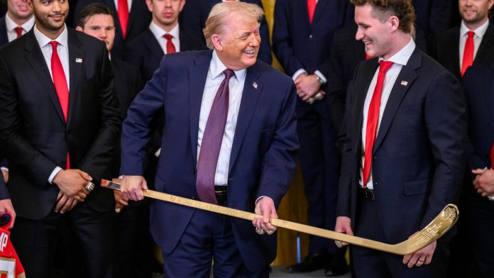 Трамп погрожує Канаді 100% митами через угоду з Китаєм щодо електромобілів