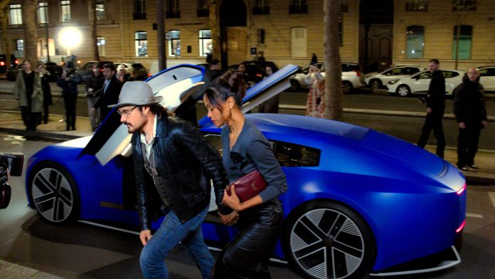 Ризикована ставка на ультра-люкс: чому дилери та аналітики сумніваються у новій стратегії Jaguar