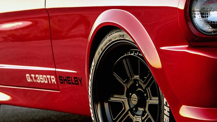 Trick Rides презентували брутальний рестомод Shelby GT350TR вартістю 339 000 доларів