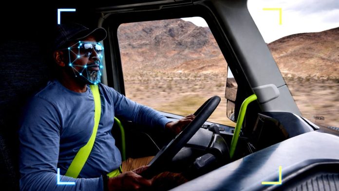 У США штучний інтелект полюватиме на нелегальних далекобійників: деталі нового плану влади У США штучний інтелект полюватиме на нелегальних далекобійників: деталі нового плану влади