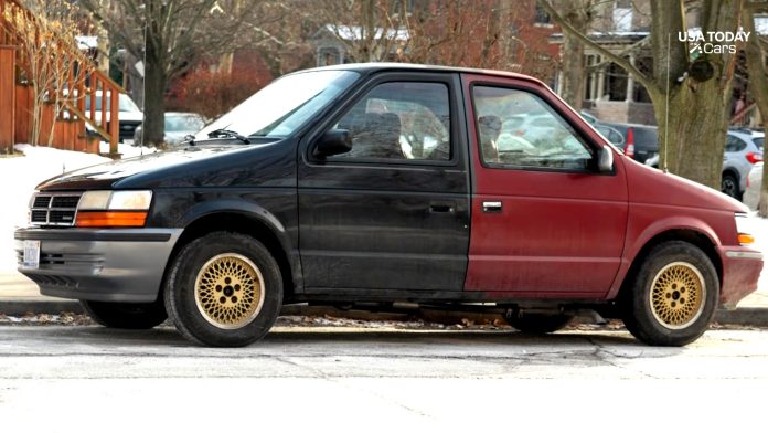 Американець створив «двоголовий» мінівен, зваривши разом два старих Chrysler