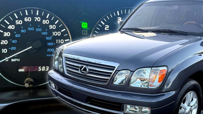 У США продають «капсулу часу» Lexus LX 470 2003 року: чому його історія викликає підозри У США продають «капсулу часу» Lexus LX 470 2003 року: чому його історія викликає підозри