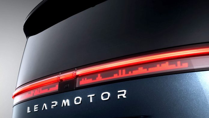 Leapmotor представив свій перший мінівен D99: технології Stellantis та рекордна батарея Leapmotor представив свій перший мінівен D99: технології Stellantis та рекордна батарея