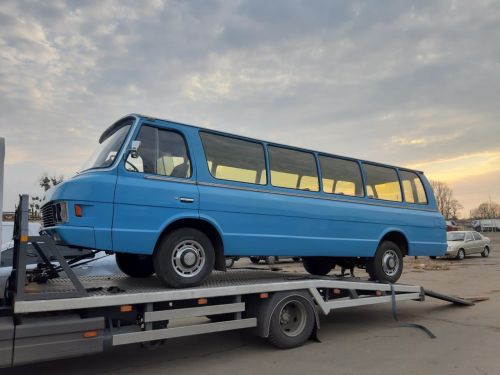 Автобус для еліти СРСР: рідкісний ЗІЛ на продаж