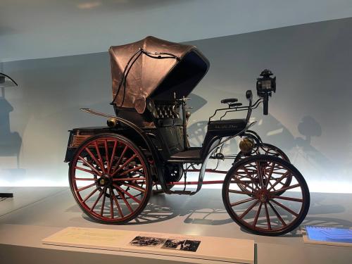 Перше авто Львова: як його тестувала поважна комісія