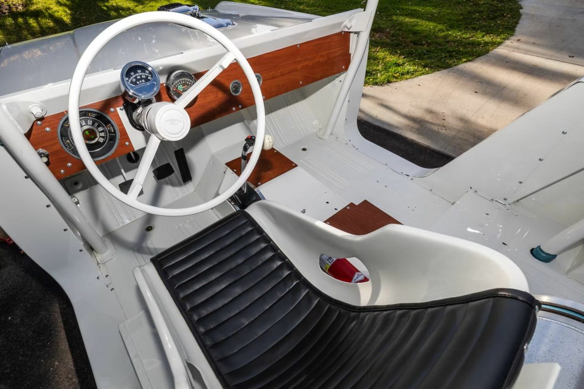 Унікальний драг-рейсер Ford Bronco 1966 року виставили на аукціон: у нього відсутні передні гальма - фото 7