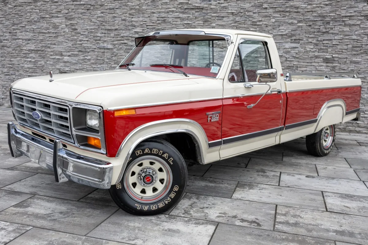 Унікальна "капсула часу": у США продають ідеальний Ford F-150 1983 року з пробігом 5800 км - фото 1