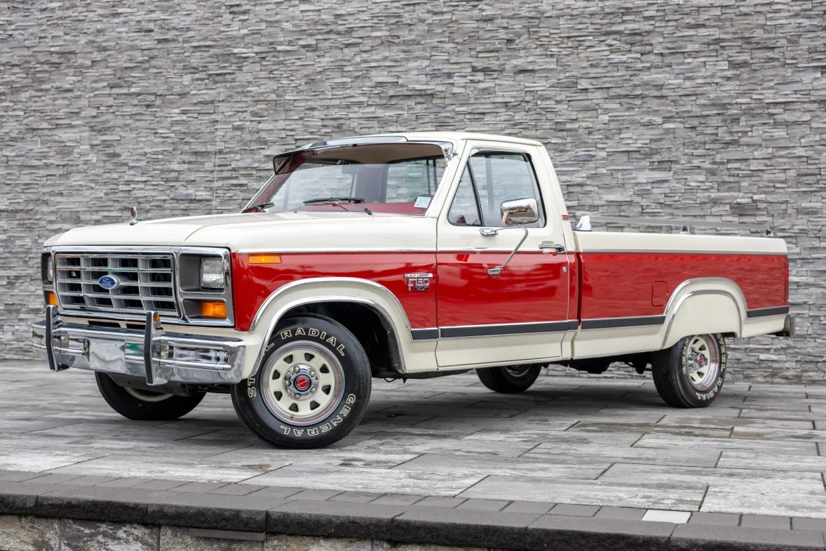 Унікальна "капсула часу": у США продають ідеальний Ford F-150 1983 року з пробігом 5800 км - фото 2