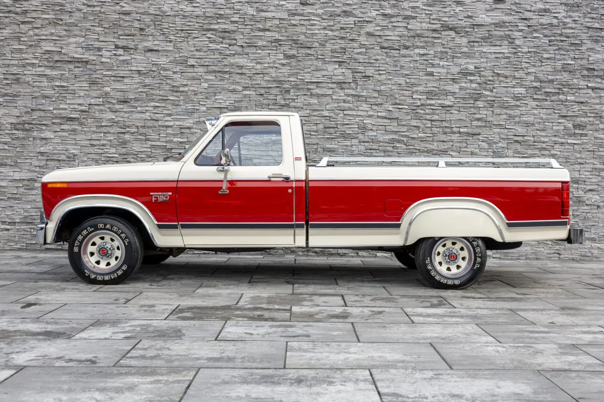 Унікальна "капсула часу": у США продають ідеальний Ford F-150 1983 року з пробігом 5800 км - фото 3