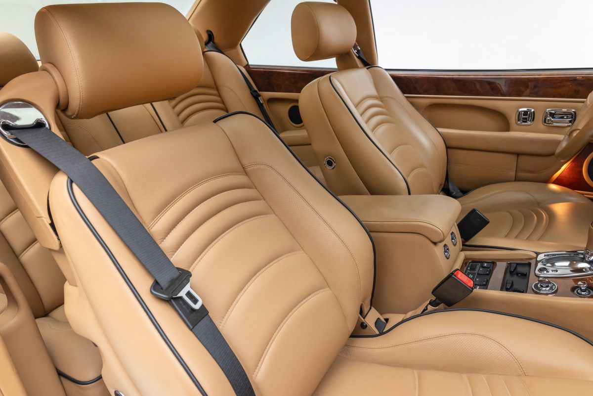 Унікальний Bentley Continental SC з мізерним пробігом виставили на продаж: скільки коштує раритет - фото 6