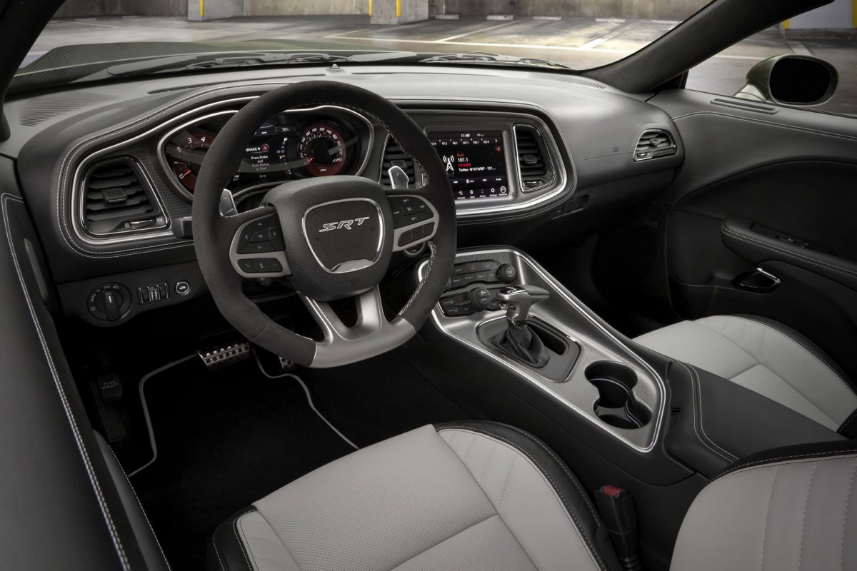 Проти Stellantis подано колективний позов: сидіння популярних моделей Dodge та Chrysler можуть скластися під час аварії - фото 2