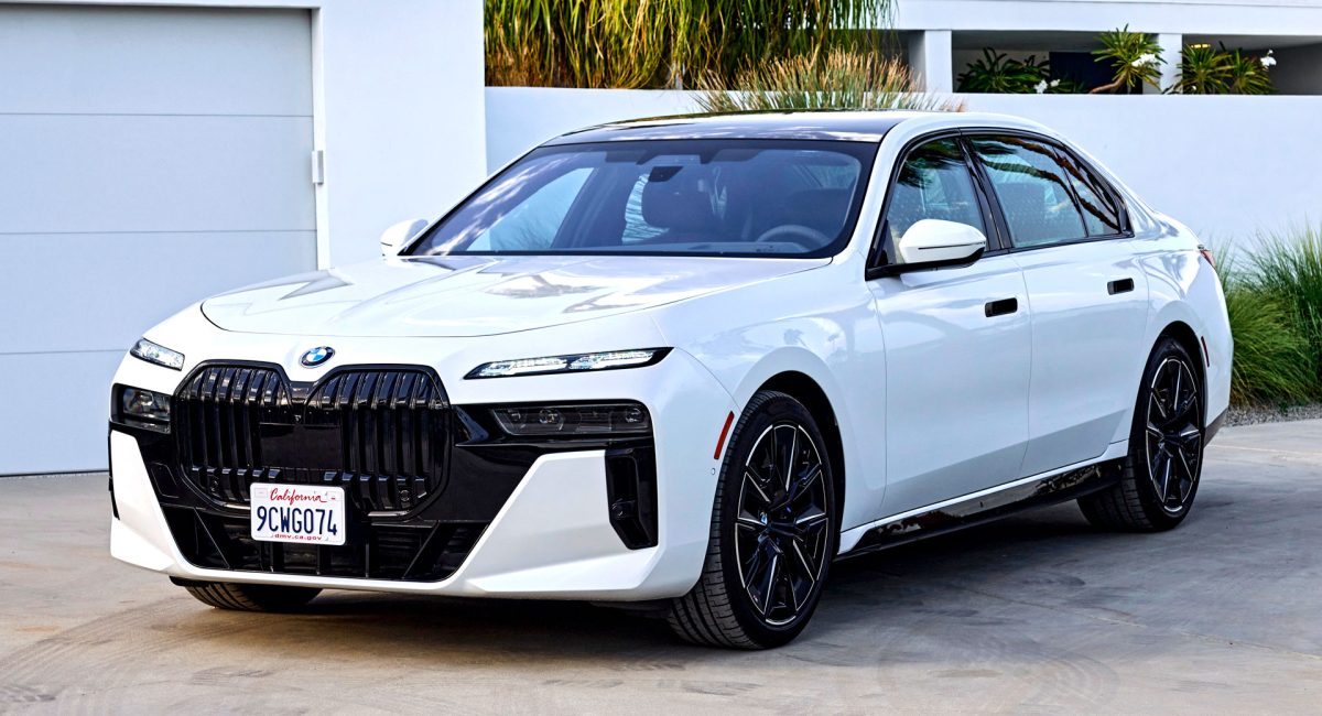 BMW спрощує технології: оновлена 7-Series втратить автопілот 3-го рівня - фото 1