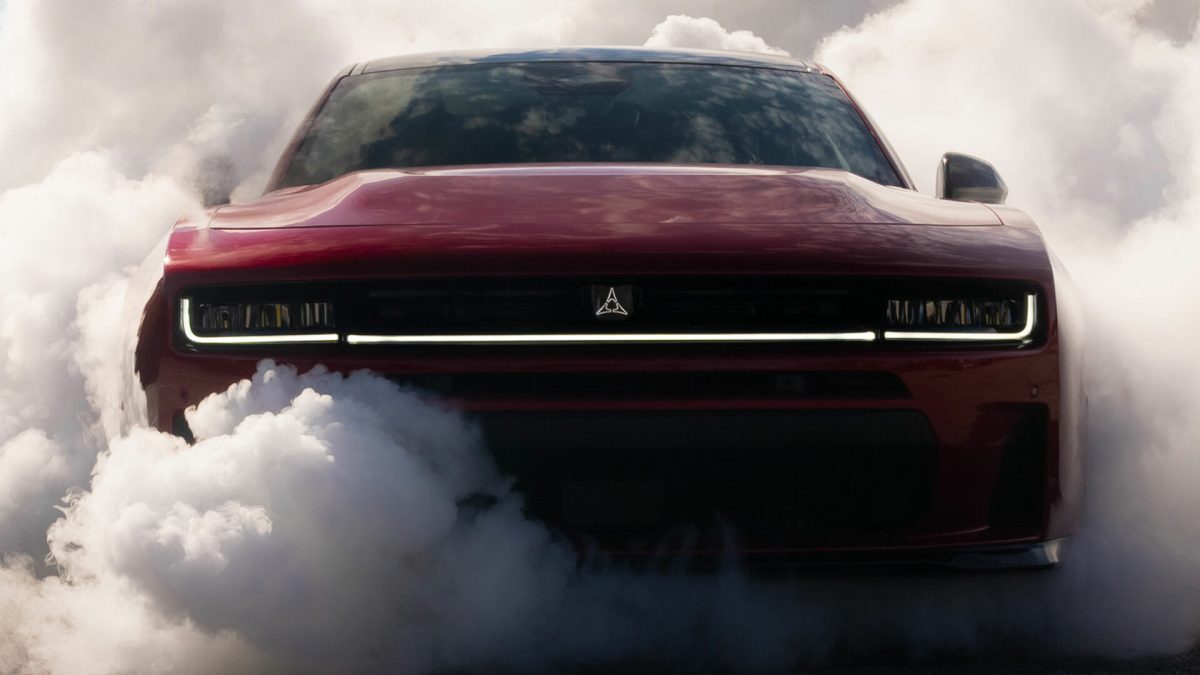 Stellantis фіксує рекордні збитки у 22 мільярди євро та повертає двигуни внутрішнього згоряння - фото 1