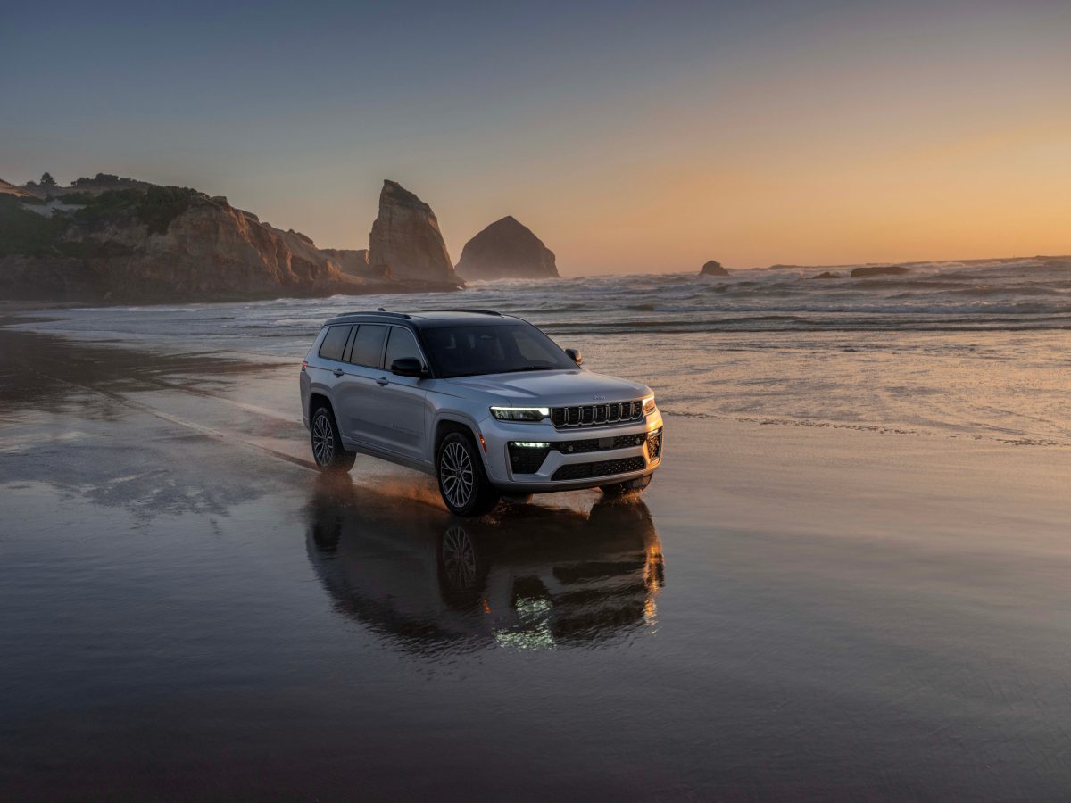 Jeep натякає на повернення двигуна V8 для Grand Cherokee: компанія «чує» клієнтів - фото 5