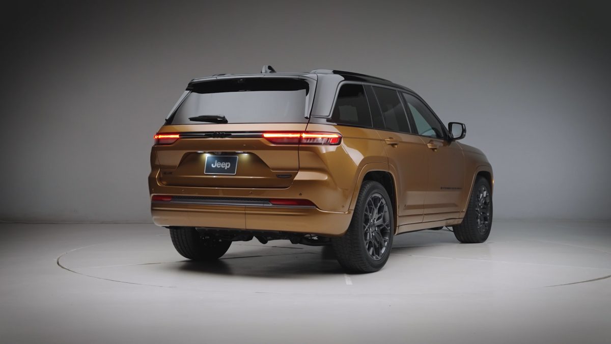 Jeep натякає на повернення двигуна V8 для Grand Cherokee: компанія «чує» клієнтів - фото 2