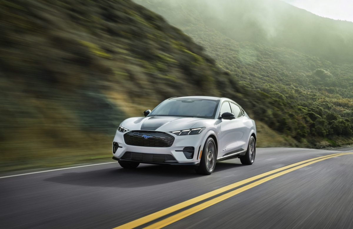 Ford зробив передній багажник Mustang Mach-E платним: огляд змін 2026 року - фото 4