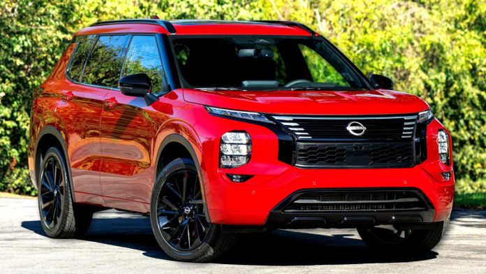 Nissan назвав ціни на плагін-гібрид Rogue 2026: близнюк Mitsubishi Outlander виявився дорожчим