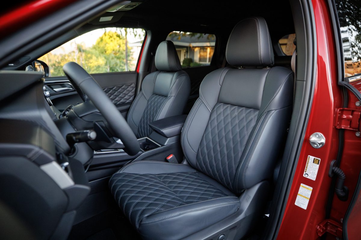 Nissan назвав ціни на плагін-гібрид Rogue 2026: близнюк Mitsubishi Outlander виявився дорожчим - фото 2