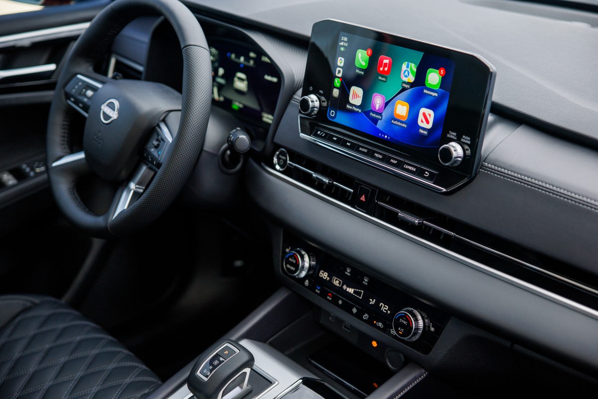 Nissan назвав ціни на плагін-гібрид Rogue 2026: близнюк Mitsubishi Outlander виявився дорожчим - фото 5