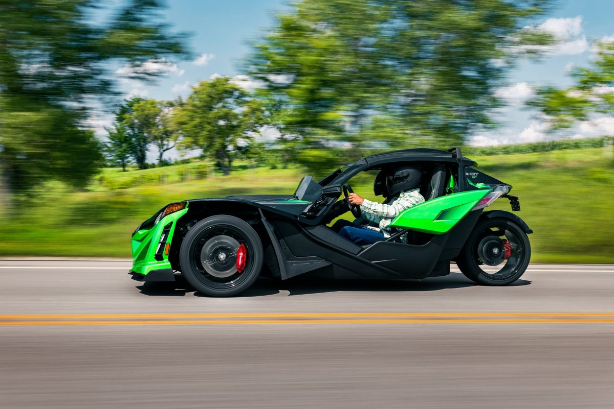 Новий законопроєкт у США загрожує знищити клас триколісних авто на кшталт Polaris Slingshot - фото 4