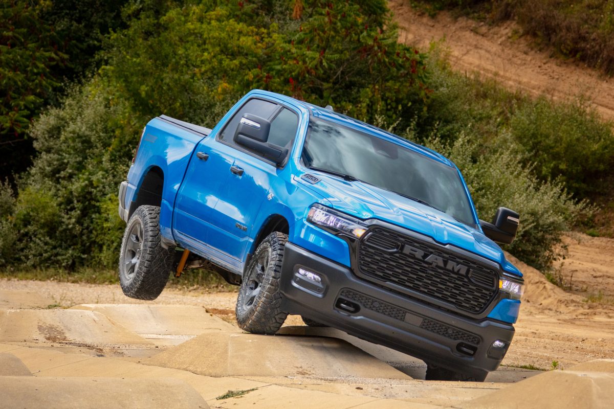 Ціни на нові авто встановили січневий рекорд, а продажі електрокарів обвалилися: аналіз ринку - фото 2