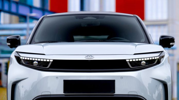 Toyota готує рекордне збільшення виробництва гібридів: плани до 2028 року