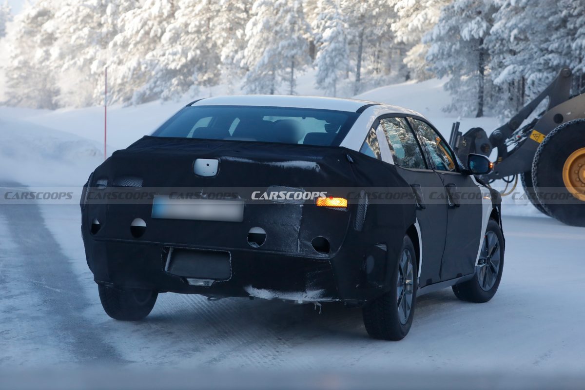 Нове покоління Hyundai Elantra вперше помітили на тестах: седан кардинально зміниться - фото 8