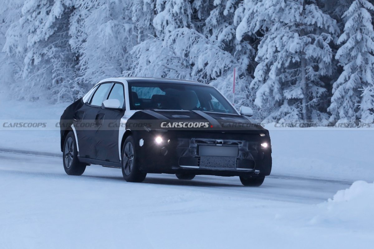 Нове покоління Hyundai Elantra вперше помітили на тестах: седан кардинально зміниться - фото 4