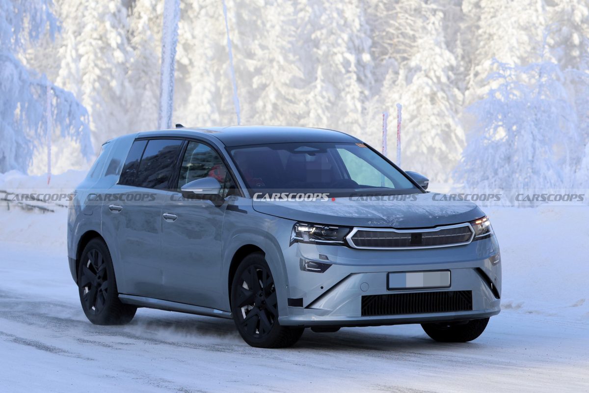 Електричний флагман Skoda Peaq: шпигунські фото та нові подробиці - фото 7