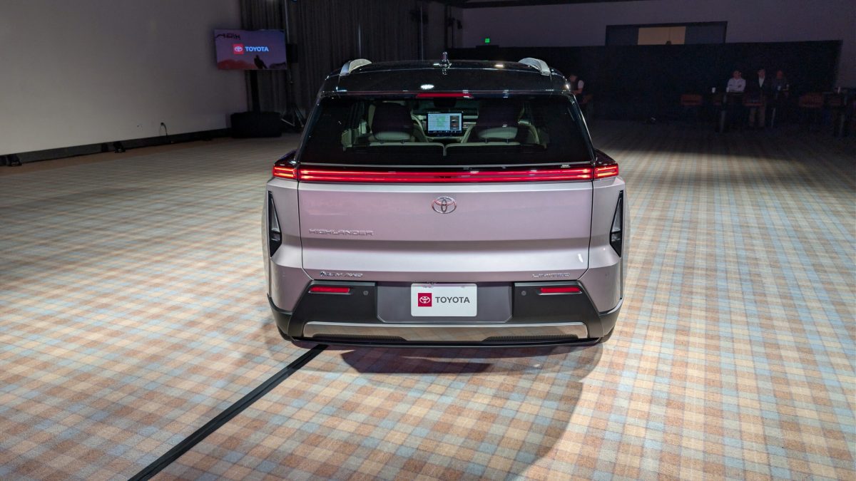 Революція від Toyota: культовий Highlander 2027 стає повністю електричним - фото 7