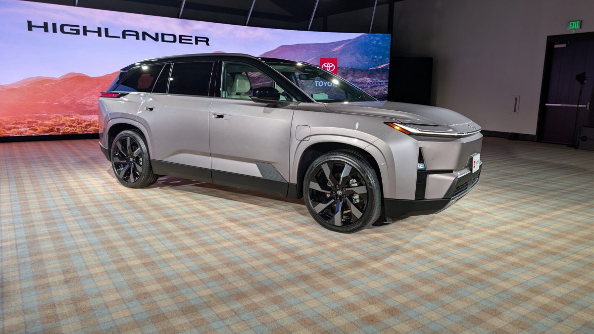 Революція від Toyota: культовий Highlander 2027 стає повністю електричним - фото 6