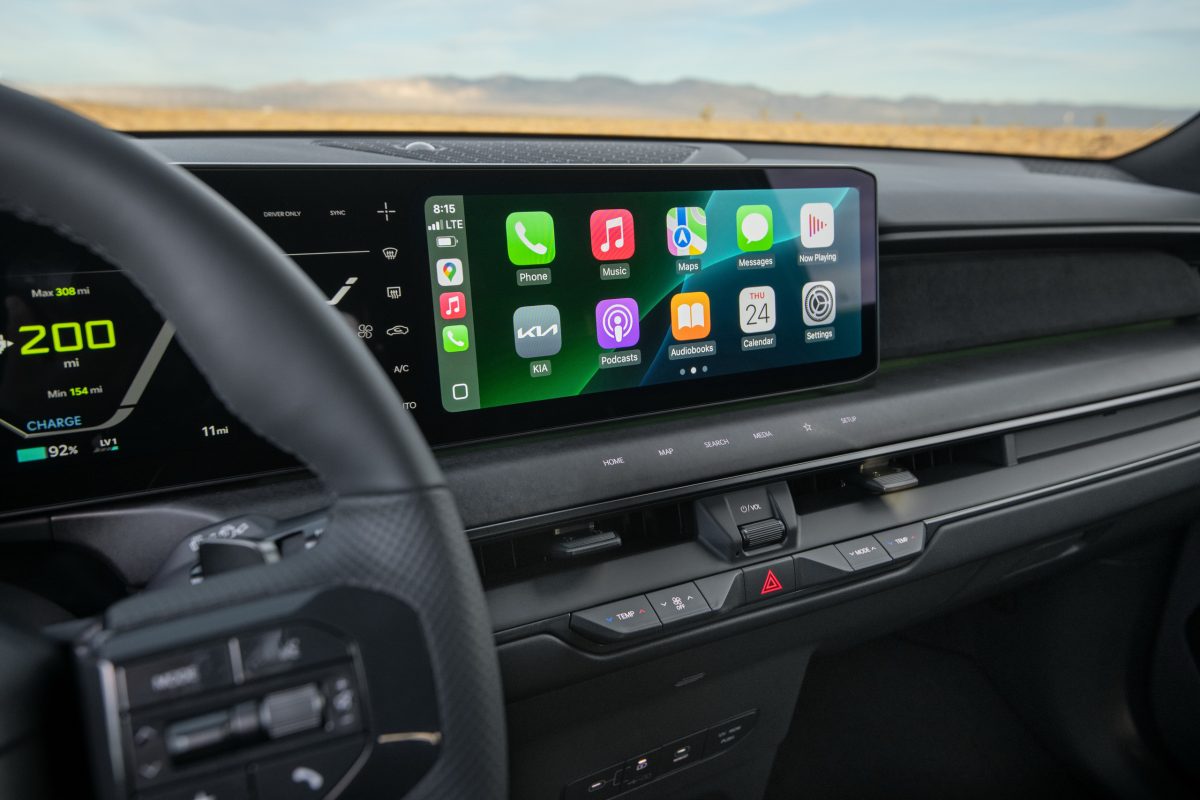 Kia обіцяє золоту середину: фізичні кнопки не зникнуть, попри збільшення екранів - фото 1