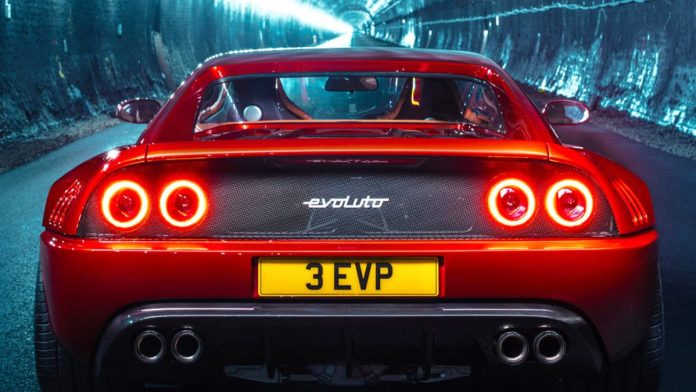 Легендарна Ferrari F355 повертається: Evoluto розкрила фінальні характеристики та ціну ексклюзивного рестомода Легендарна Ferrari F355 повертається: Evoluto розкрила фінальні характеристики та ціну ексклюзивного рестомода