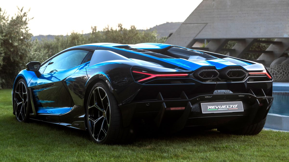 Lamborghini відкликає свій флагманський гіперкар Revuelto через програмний збій - фото 2