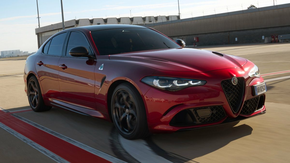 Alfa Romeo несподівано повертає Giulia та Stelvio Quadrifoglio на європейський ринок: що відомо - фото 6