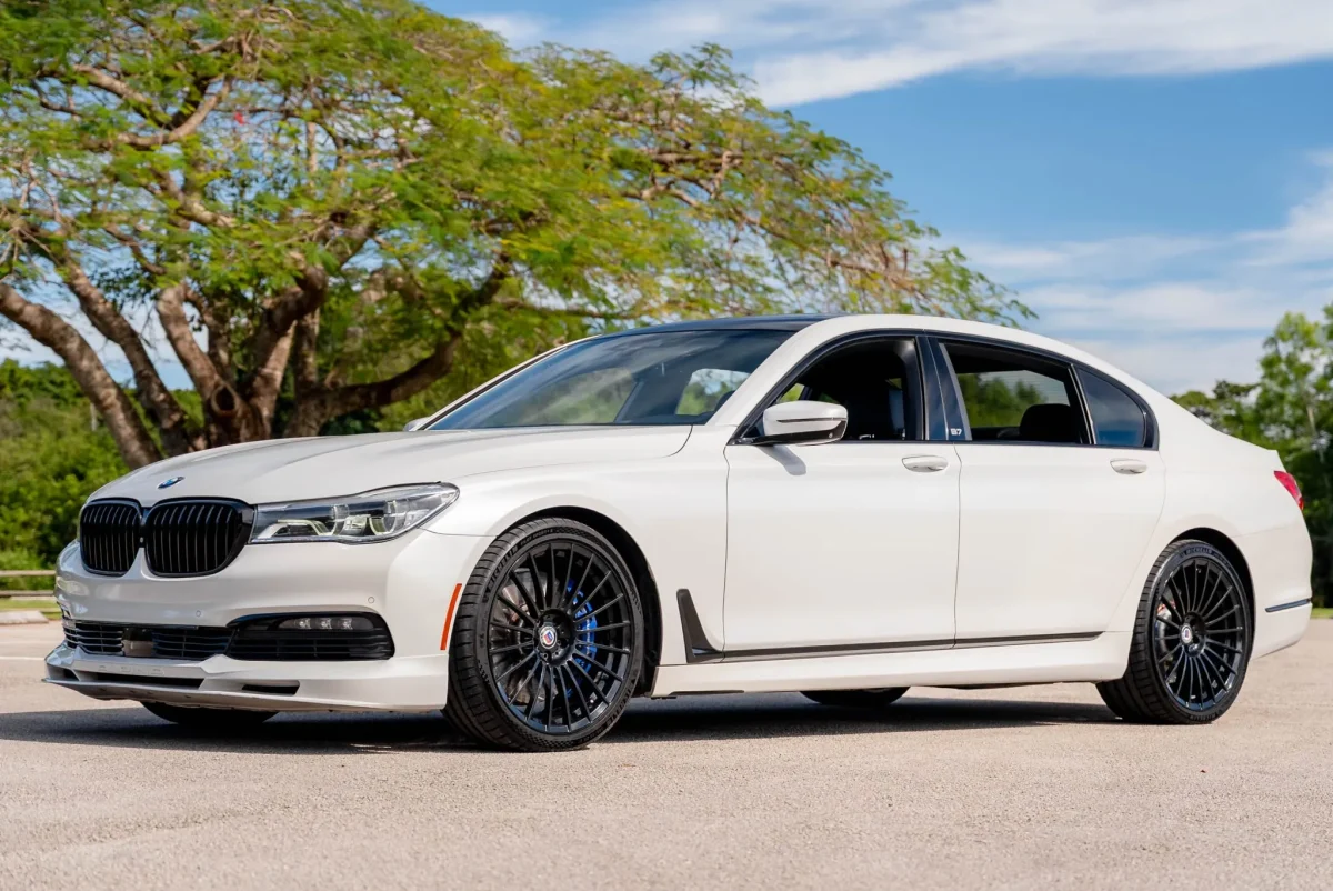 Розкішний Alpina B7 за ціною Toyota Camry: у чому підступ? - фото 1