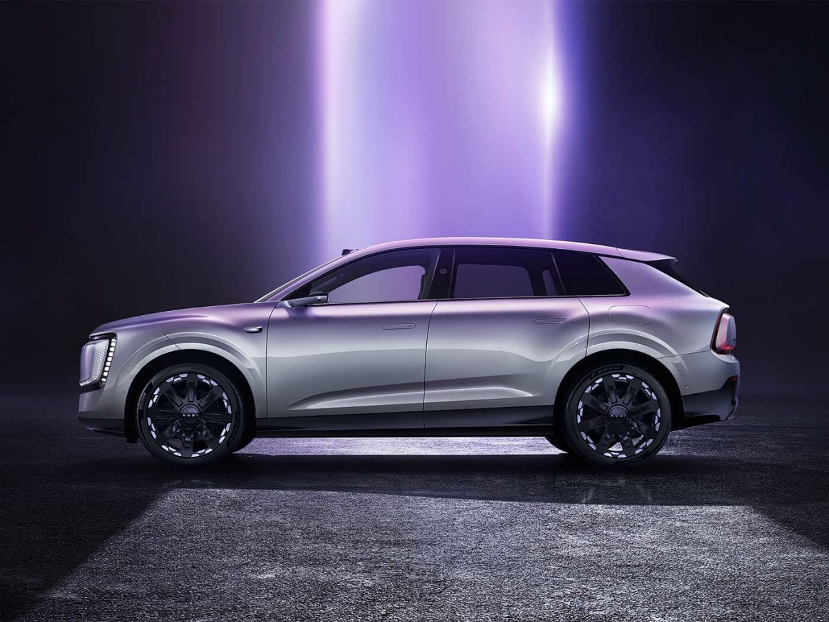 Audi показала новий електричний кросовер E7X під час зимових випробувань - фото 4