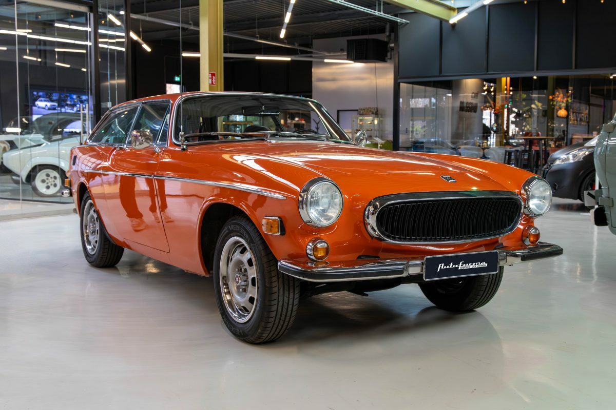 Нідерландці створили ідеальний рестомод Volvo P1800 Shooting Brake за 300 000 євро - фото 5