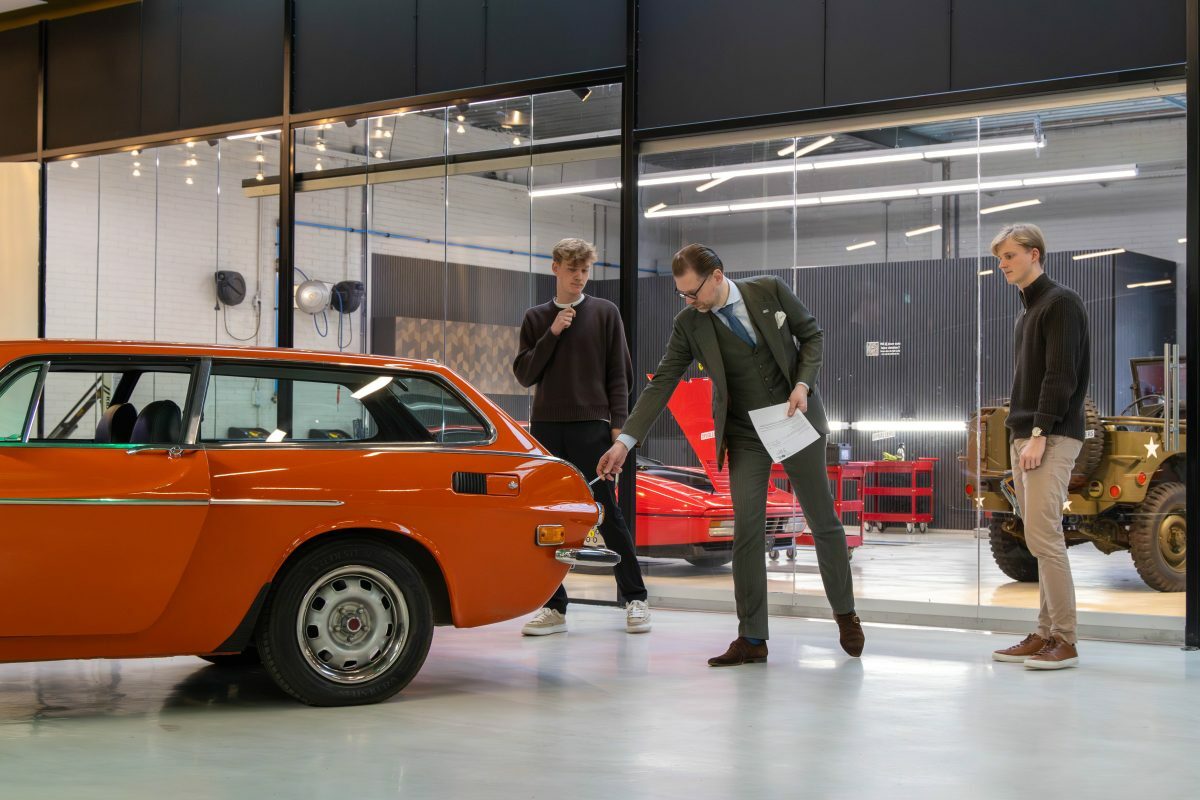 Нідерландці створили ідеальний рестомод Volvo P1800 Shooting Brake за 300 000 євро - фото 7